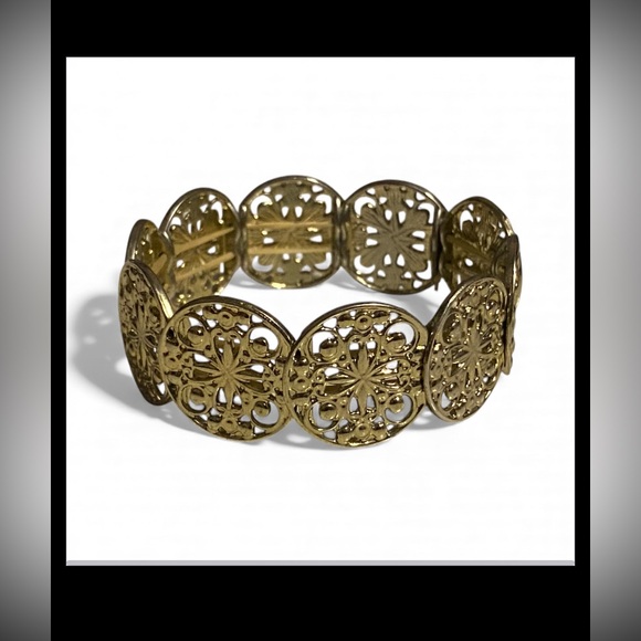 Jewelry - Ornate Medallion Stretch Costume Bracelet #7676